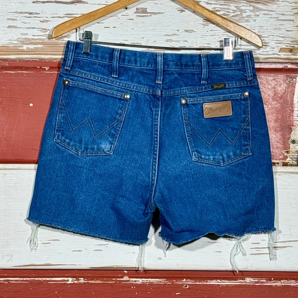 Vintage‎ Wrangler Denim Jean Shorts High Waisted Cut Off Frayed Hem Blue 32in